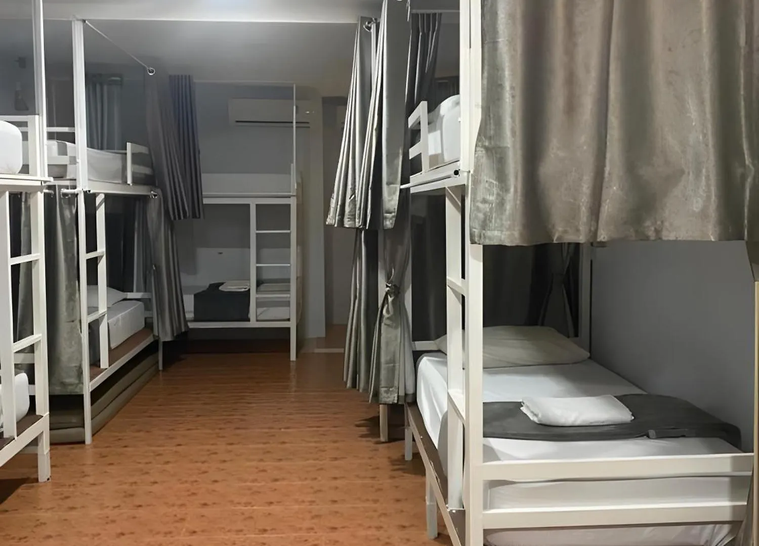 Hangover Hostel Phi Phi Don
